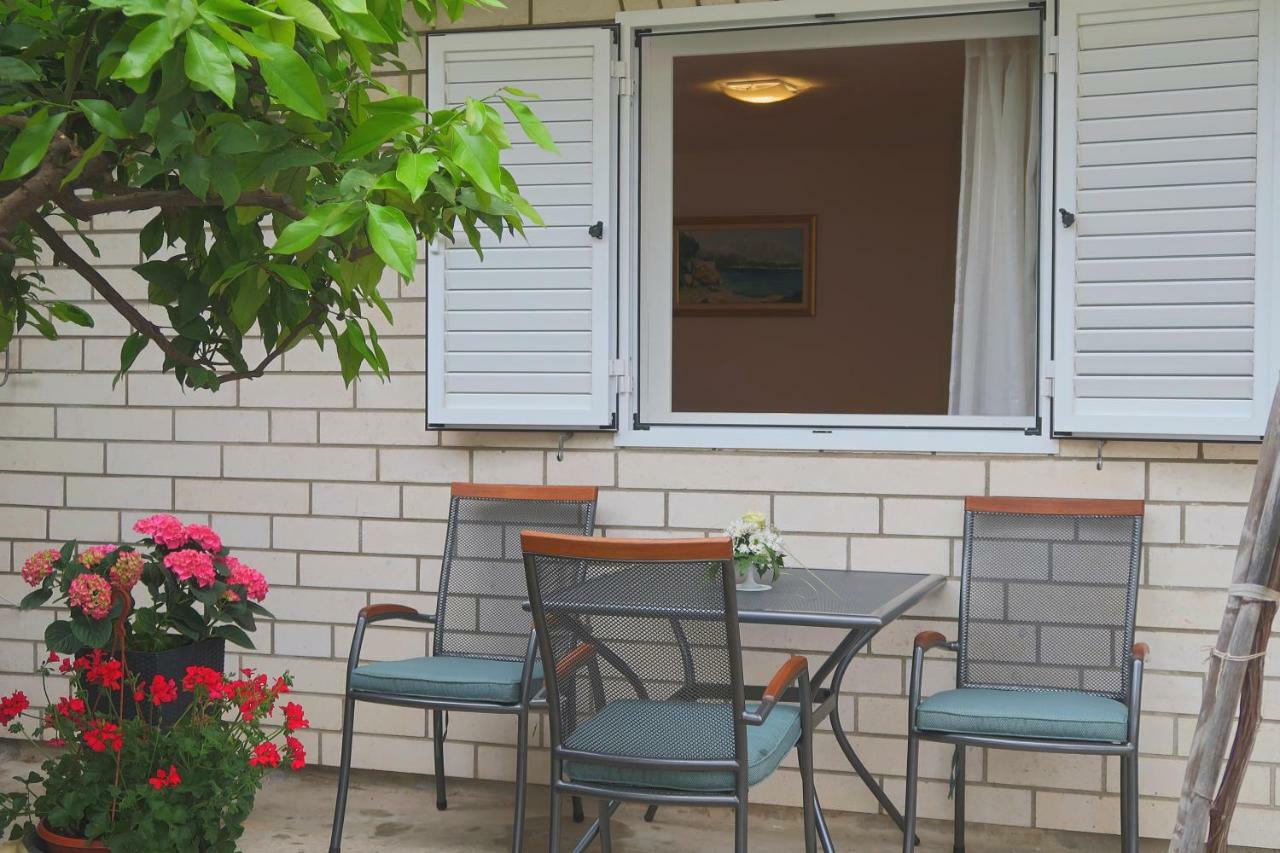 Studio Apartman Mia Stobrec Exterior photo